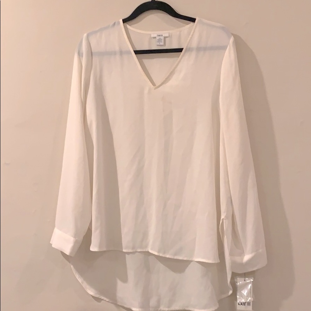 Bar III White v neck work top